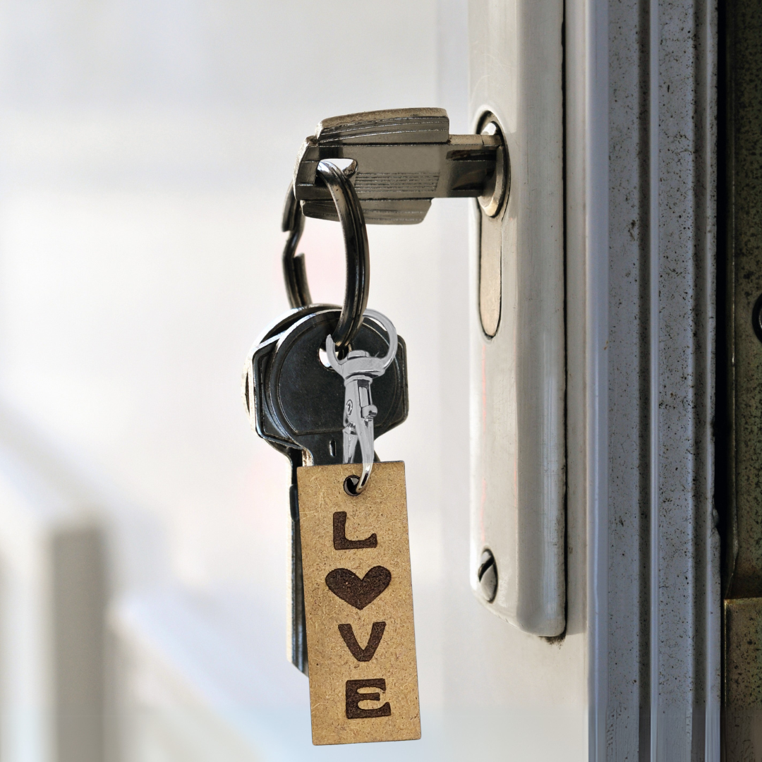 Porte clés en bois Love - Mobju